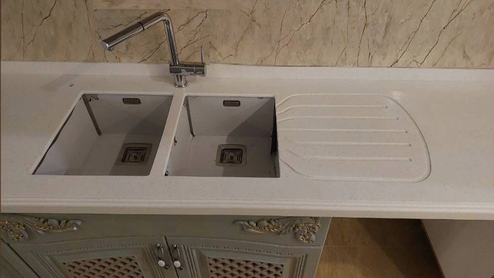 اجرای سنگ کورین کابینتی