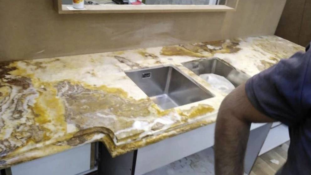 اجرای سنگ طبیعی برای کابینت